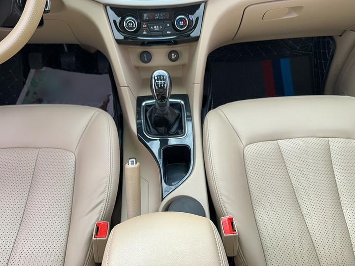 730 2016 1.5T MT Luxury 7-Seater photo 5