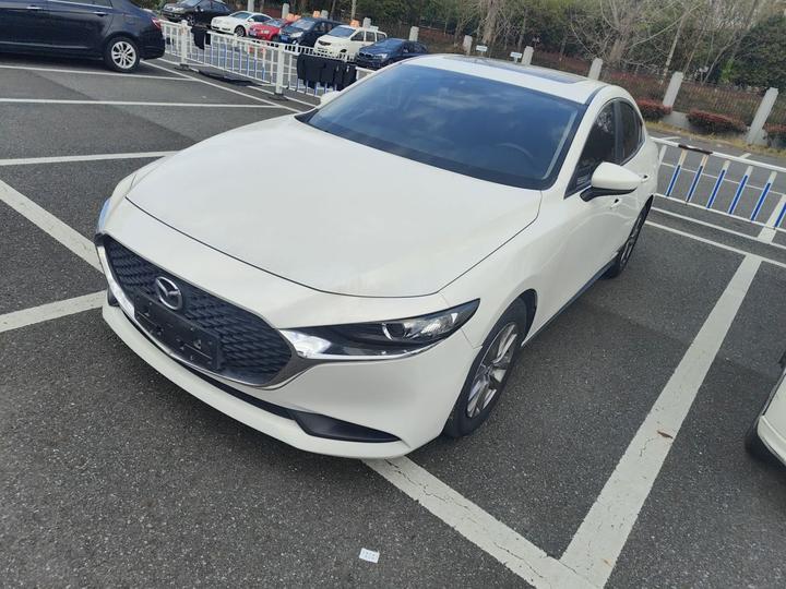 3 Axela 2020 1.5L AT