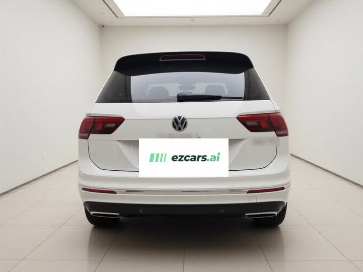 Tiguan L 2021 330TSI AT RWD R-Line photo 3
