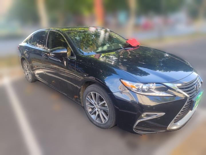 ES 2015 300h Comfort photo 3