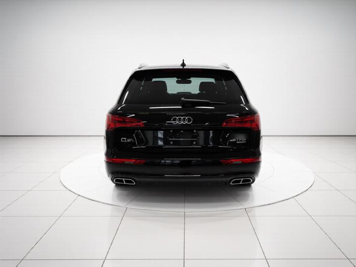 Q5L 2024 45 TFSI Luxury Dynamic photo 3