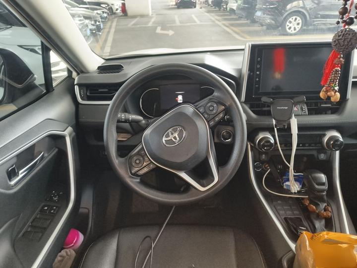 RAV4 2020 2.0L CVT AWD photo 3