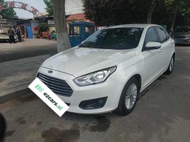 Escort 2015 1.5L AT Comfort