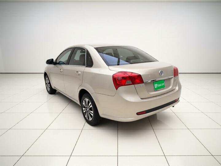 Excelle 2015 1.5L AT Classic photo 4