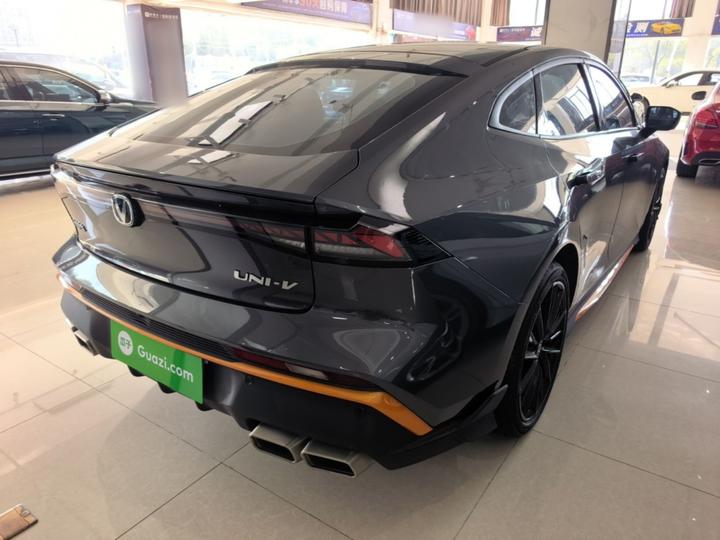 UNI-V 2024 1.5T Premium Sport photo 6