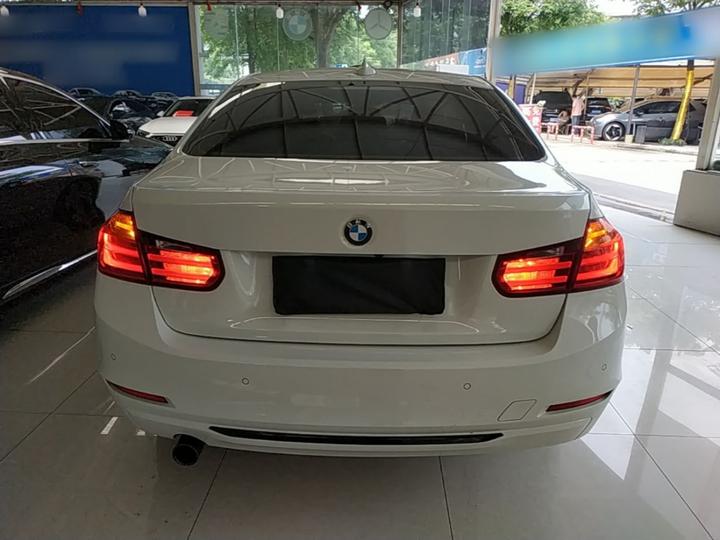 3 Series 2014 320i Sport Design Package photo 3