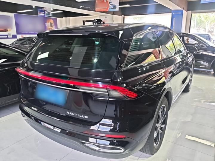 Nautilus 2023 2.0T AWD photo 4