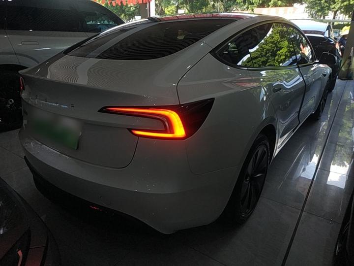 Model 3 2025 Long Range RWD photo 6