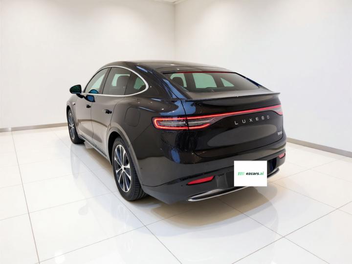 HIMA Luxeed R7 2025 EREV 251km Max photo 4