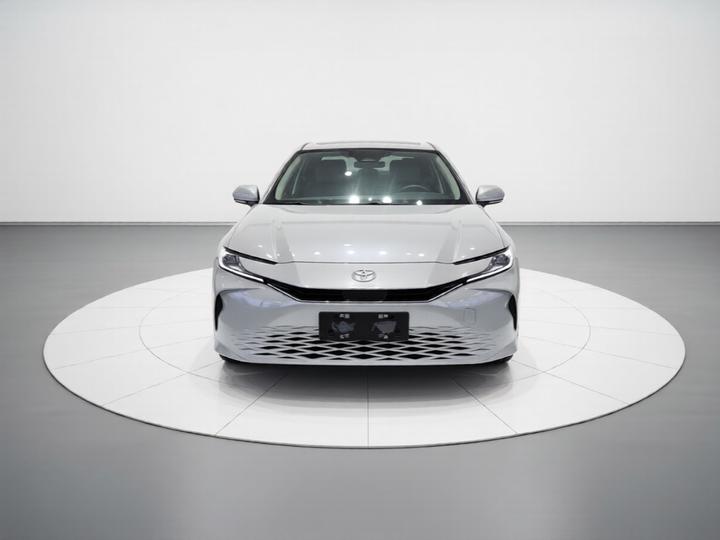 Camry 2024 2.0GVP Luxury photo 2