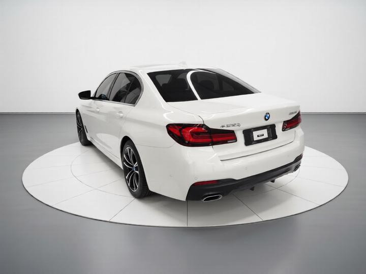 5 Series EV 2021 535Le M Sport Package photo 4