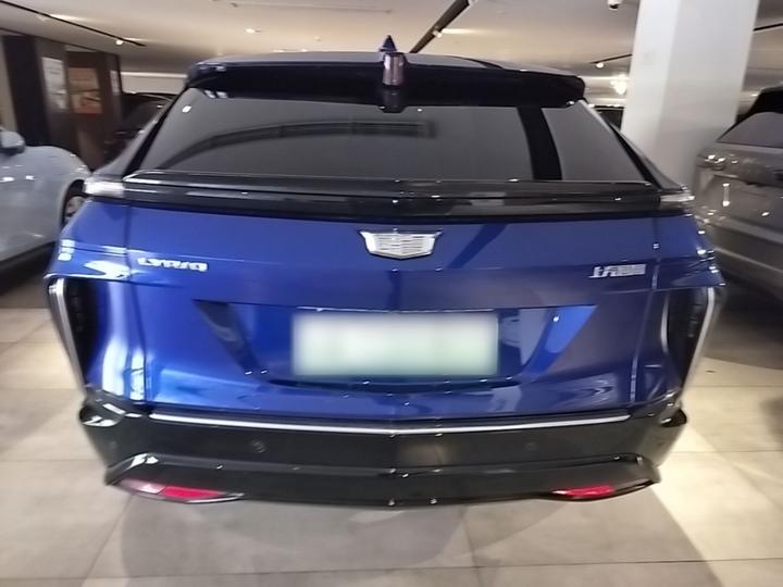 IQ 2024 RWD Standard Range Luxury photo 3
