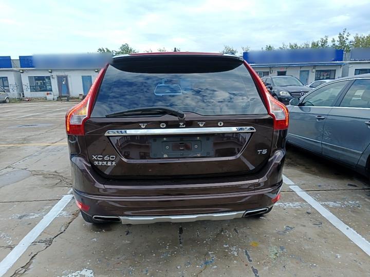 XC60 2017 T5 Upgraded photo 3