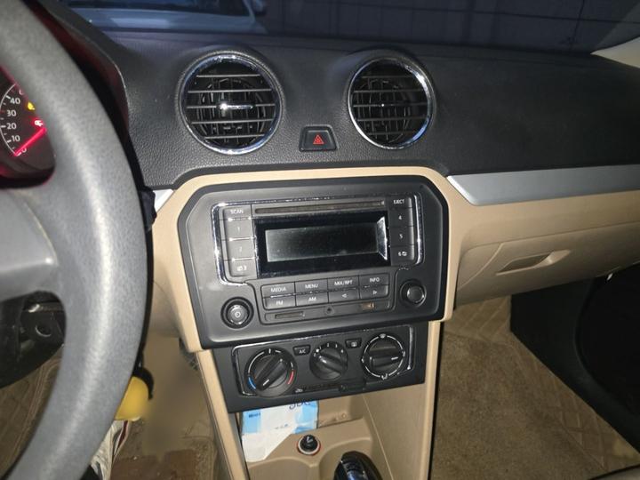 2015 1.6L AT Comfort photo 5