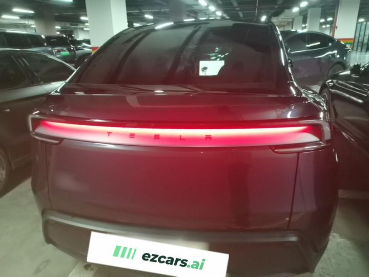 Model Y 2025 RWD photo 3