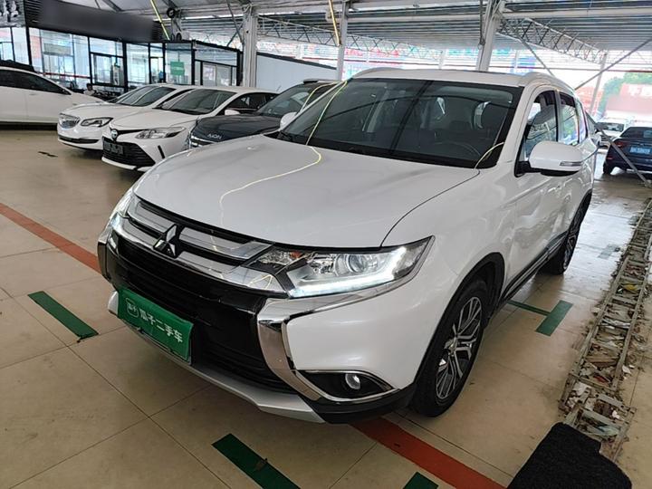 Outlander 2018 2.0L RWD Honor 5-Seater