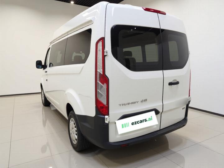 Ford 福特 2017款 2.0T柴油多功能商用车中轴中顶国IV photo 4