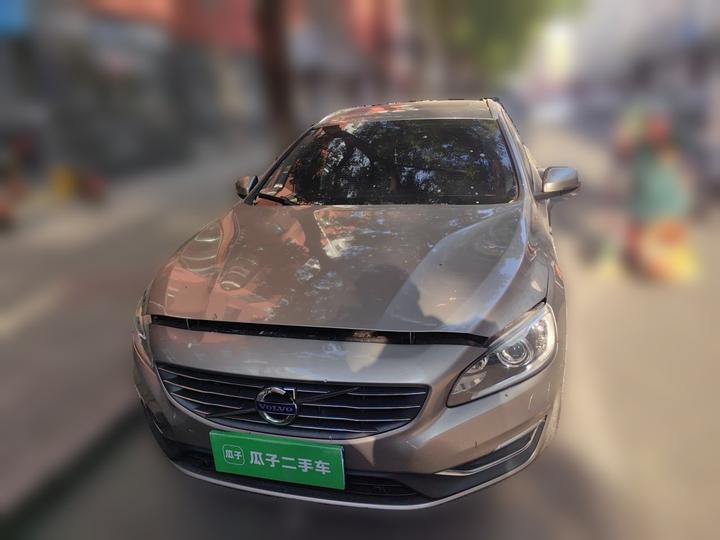 V60 2015 T5 photo 2