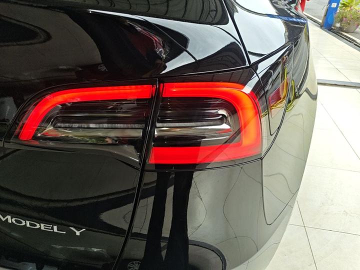 Model Y 2022 Facelift RWD photo 7
