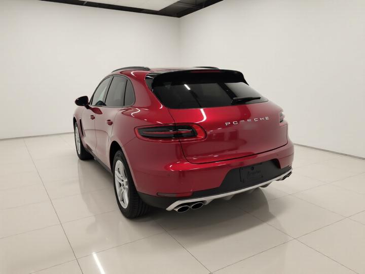 2016 Macan 2.0T photo 4