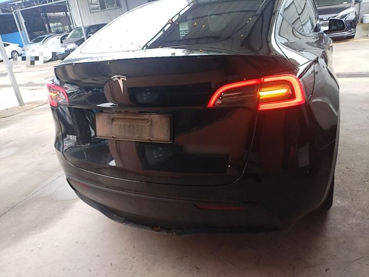 Model Y 2023 RWD photo 3