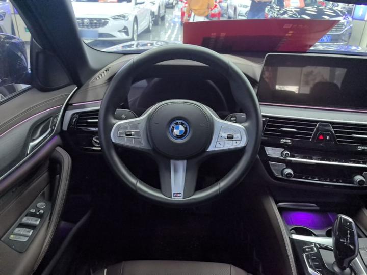 5 Series EV 2022 Facelift 535Le M Sport Package photo 6