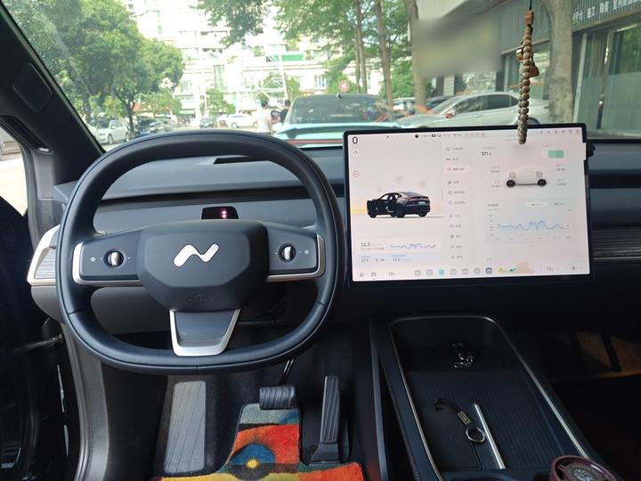 L60 2024 60kWh RWD photo 5