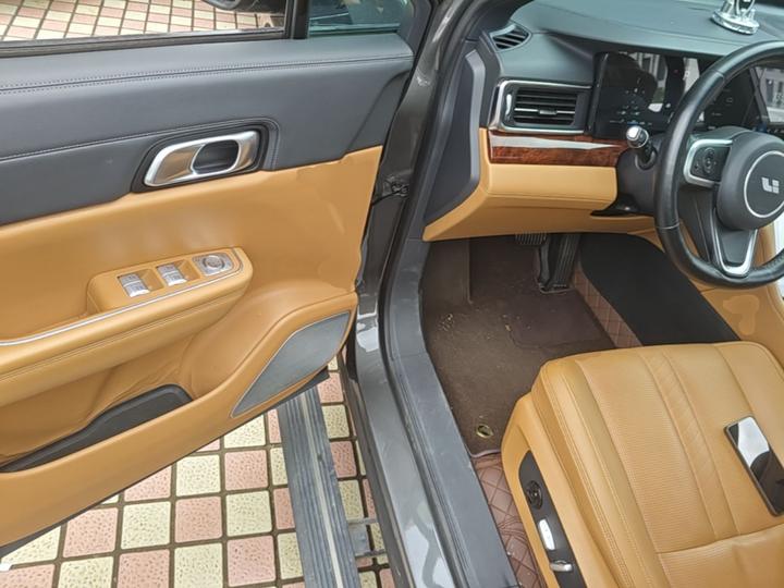 Li Auto ONE 2020 EREV 6-Seater photo 3