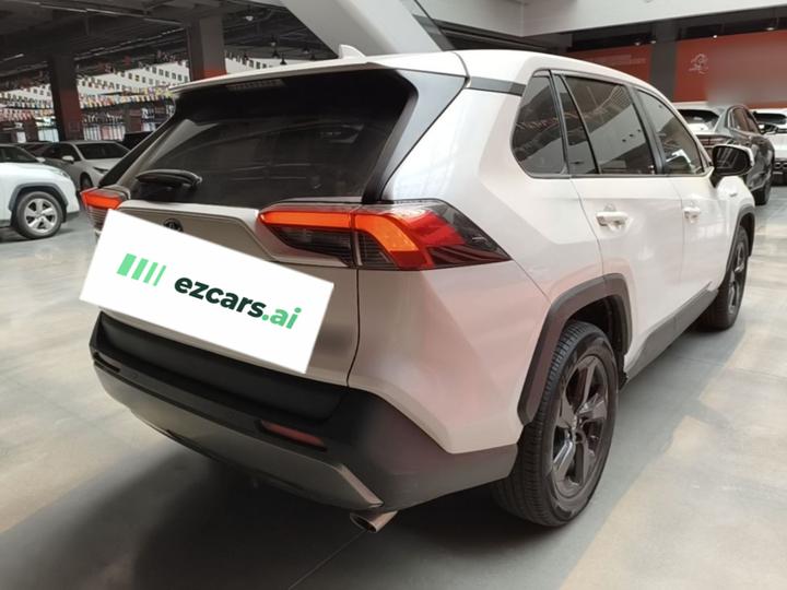 RAV4 2022 Hybrid 2.5L E-CVT AWD Elite Plus photo 4