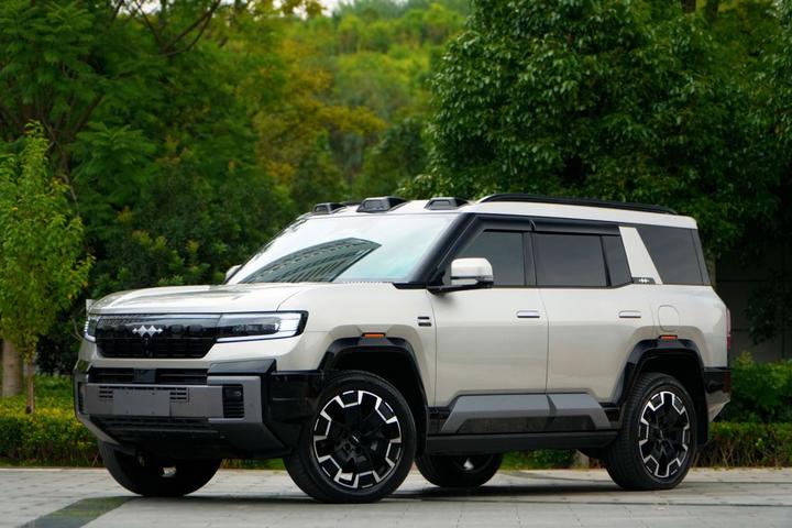 Fang Cheng Bao Leopard 8 2025 Flagship 7-Seater