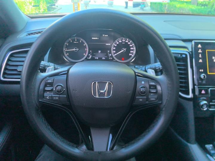 UR-V 2020 240TURBO RWD photo 6