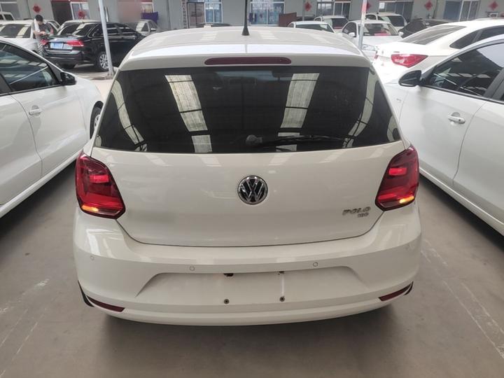 Polo 2016 1.6L AT Comfort photo 3