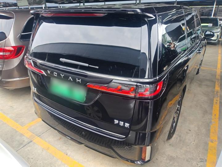 Voyah Dreamer 2024 PHEV Extended Range Flagship photo 6