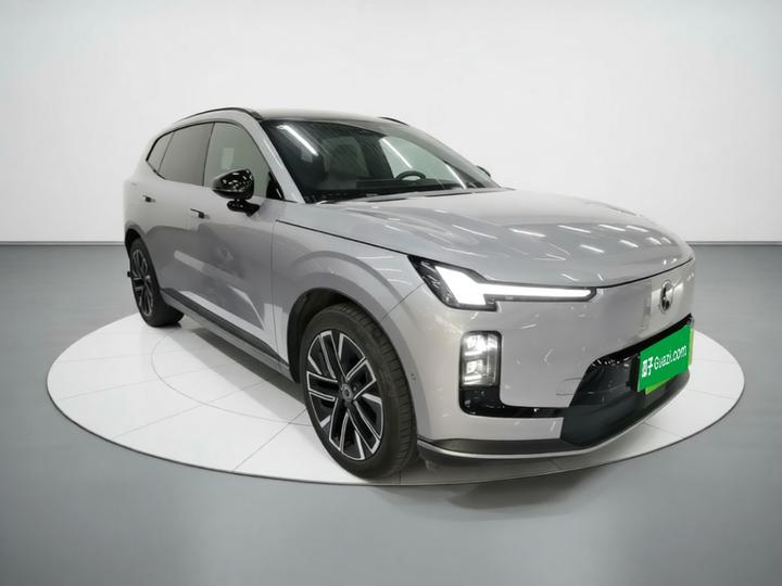 XC70 Hybrid 2026 AWD Extended Range Plus photo 3