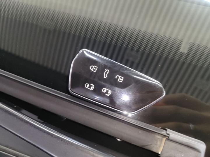 Viloran 2023 Facelift 330TSI Luxury photo 8