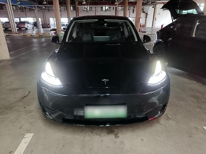Model Y 2024 RWD photo 2