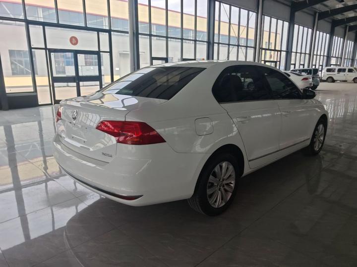 Bora 2017 1.6L AT Comfort photo 4