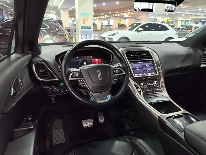 Nautilus Imported 2019 2.0T RWD Exclusive China VI photo 6