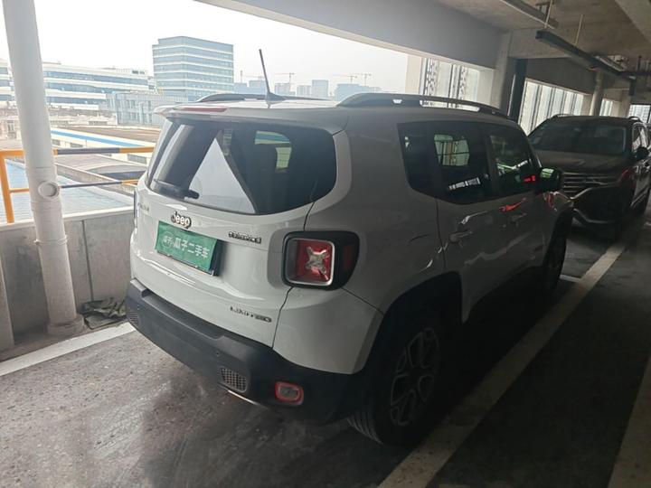 Renegade 2016 1.4T AT Smart photo 5