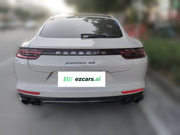2017 Panamera 4 Executive Extended 3.0T photo 5