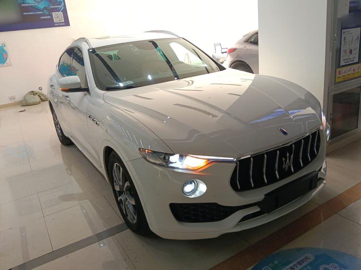 Levante 2016 3.0T Standard photo 3