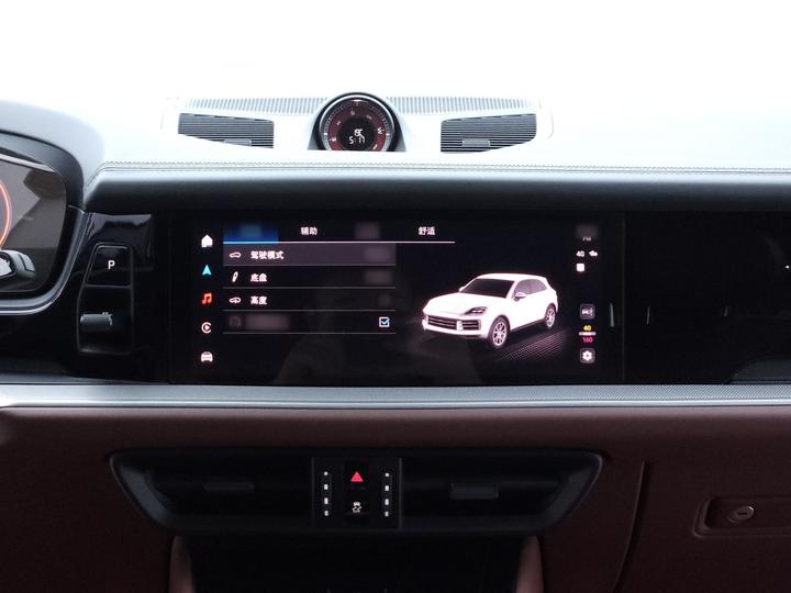 2024 Cayenne 3.0T photo 5