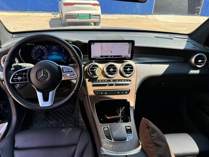 GLC 2022 Facelift GLC 260 L 4MATIC Luxury photo 8
