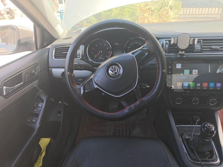 Sagitar 2015 230TSI MT Comfort photo 3