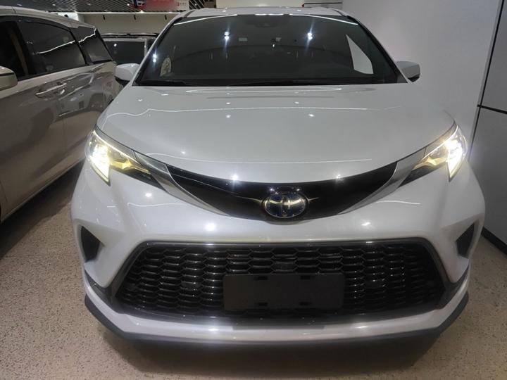 Granvia 2022 2.5L Hybrid Flagship photo 2