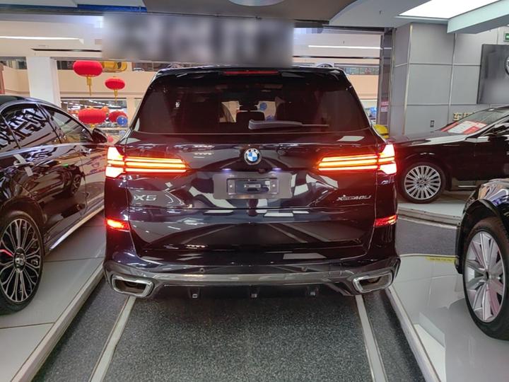 X5 2023 xDrive 30Li Exclusive M M Sport Night Package photo 3