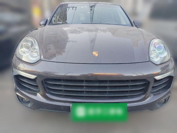 2016 Cayenne Platinum Edition 3.0T photo 2