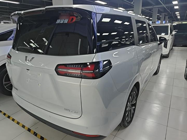 730 EV 2025 EV 500km Luxury photo 4