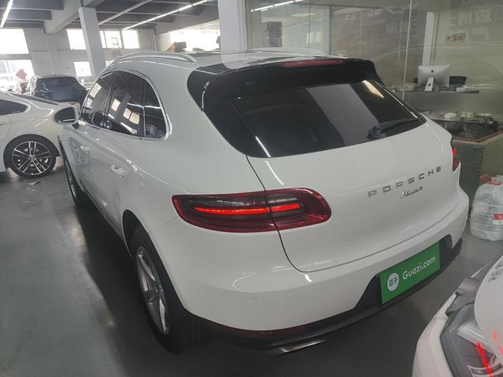 2016 Macan 2.0T photo 4