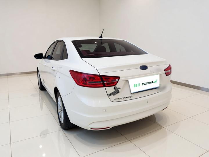 Escort 2017 Facelift 1.5L AT Comfort photo 4